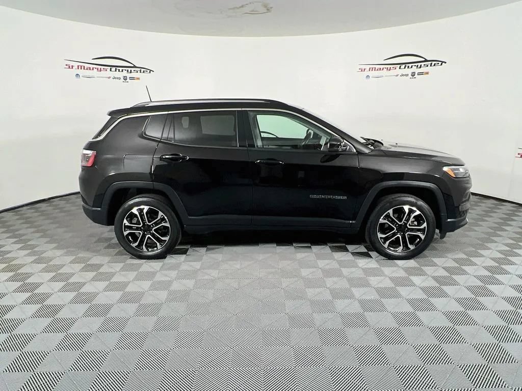 Used 2022 Jeep Compass Limited AWD/4WD image 9