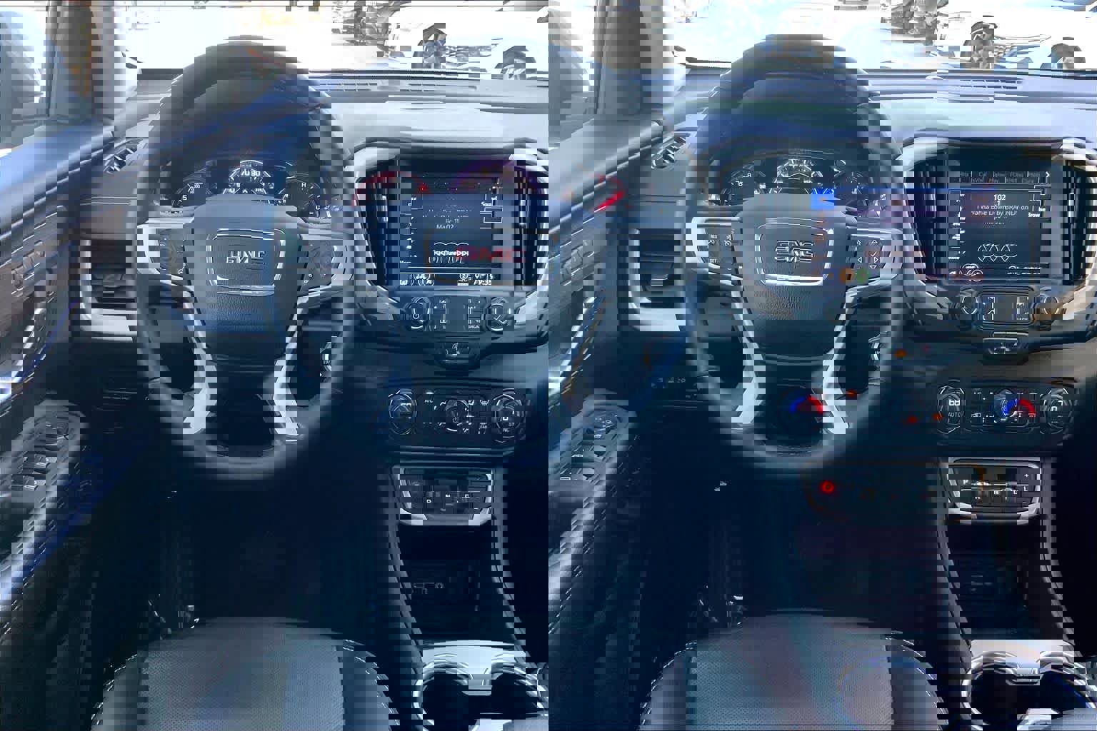 Used 2024 GMC Terrain Denali w/ Denali Premium Package image 5