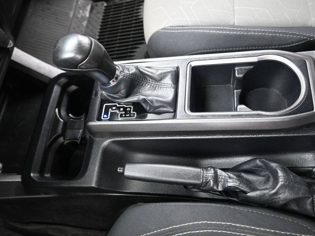 Used 2022 Toyota Tacoma TRD Off-Road image 8