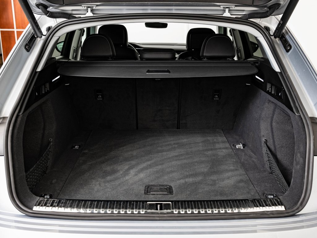 Used 2022 Audi e-tron Premium w/ Convenience Plus Package image 21