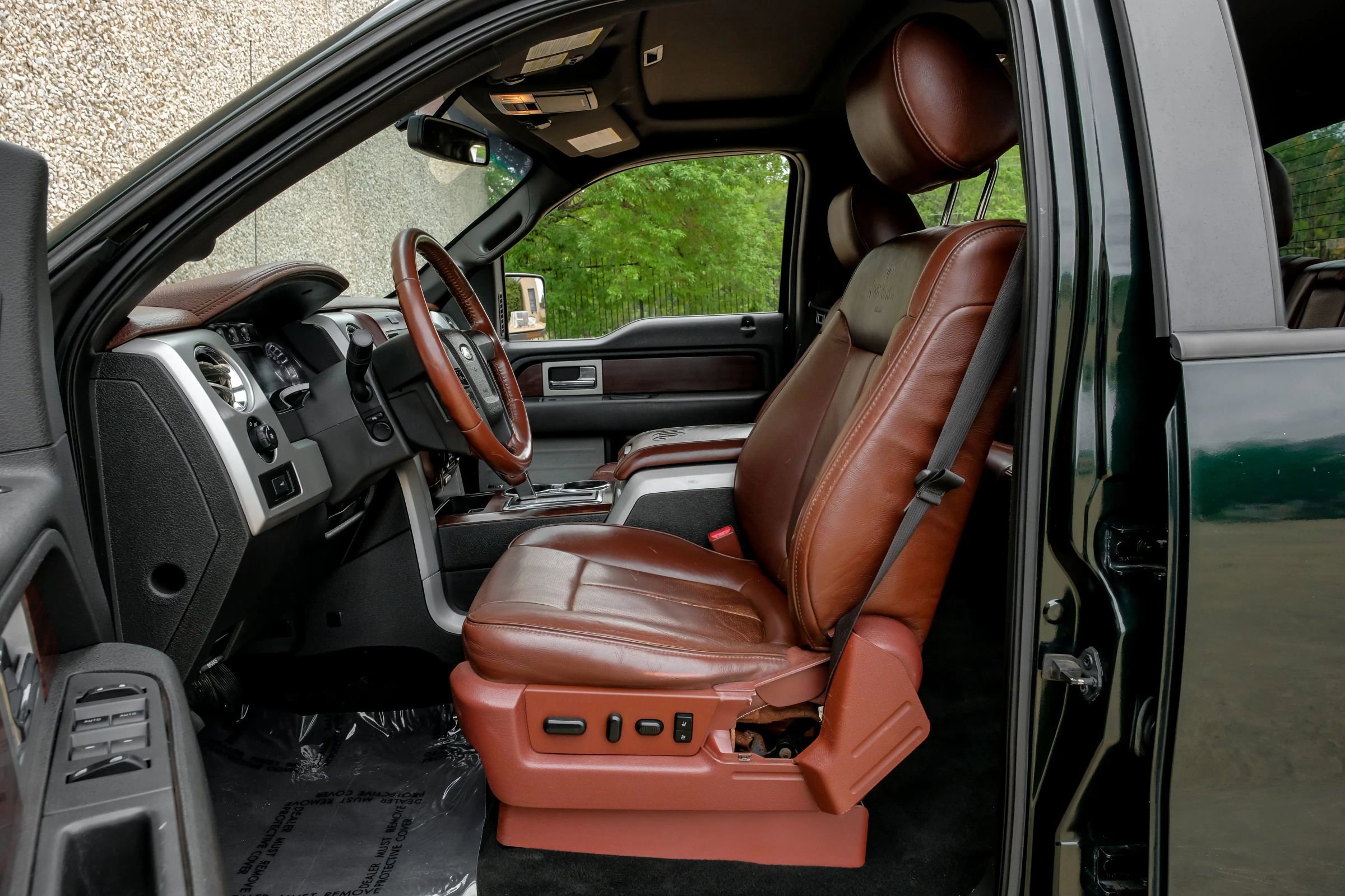 Used 2014 Ford F150 King Ranch w/ King Ranch Luxury Package AWD/4WD image 4