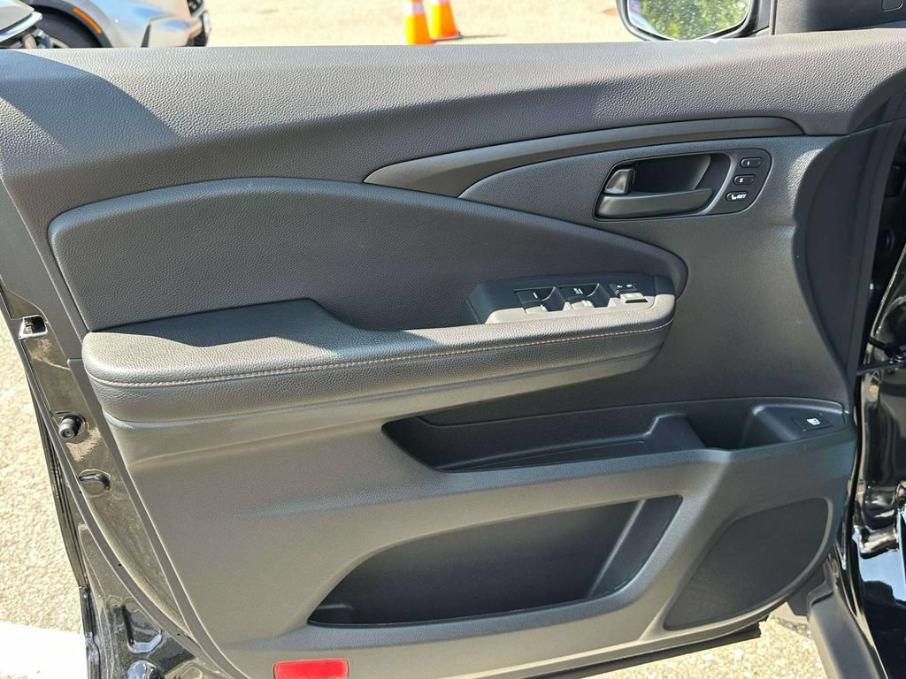 Certified 2025 Honda Ridgeline TrailSport image 15