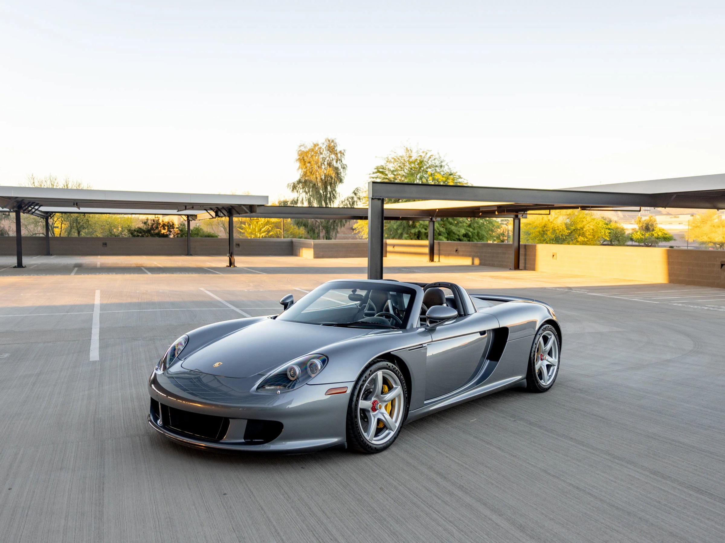 Used 2004 Porsche Carrera GT RWD image 22