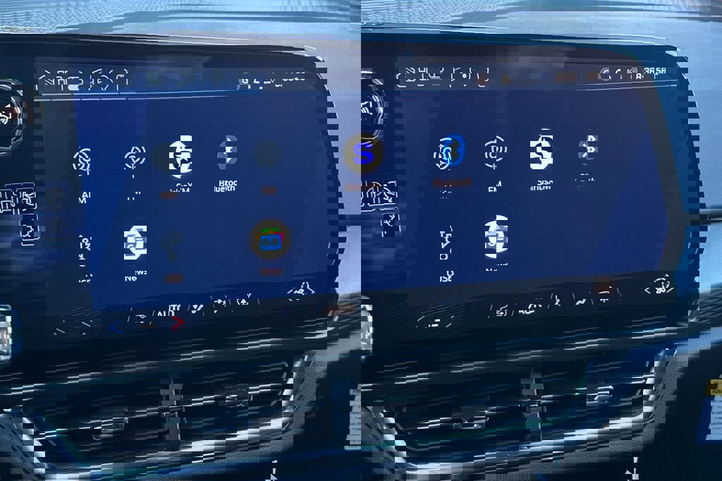 New 2026 Chevrolet Equinox EV LT image 18