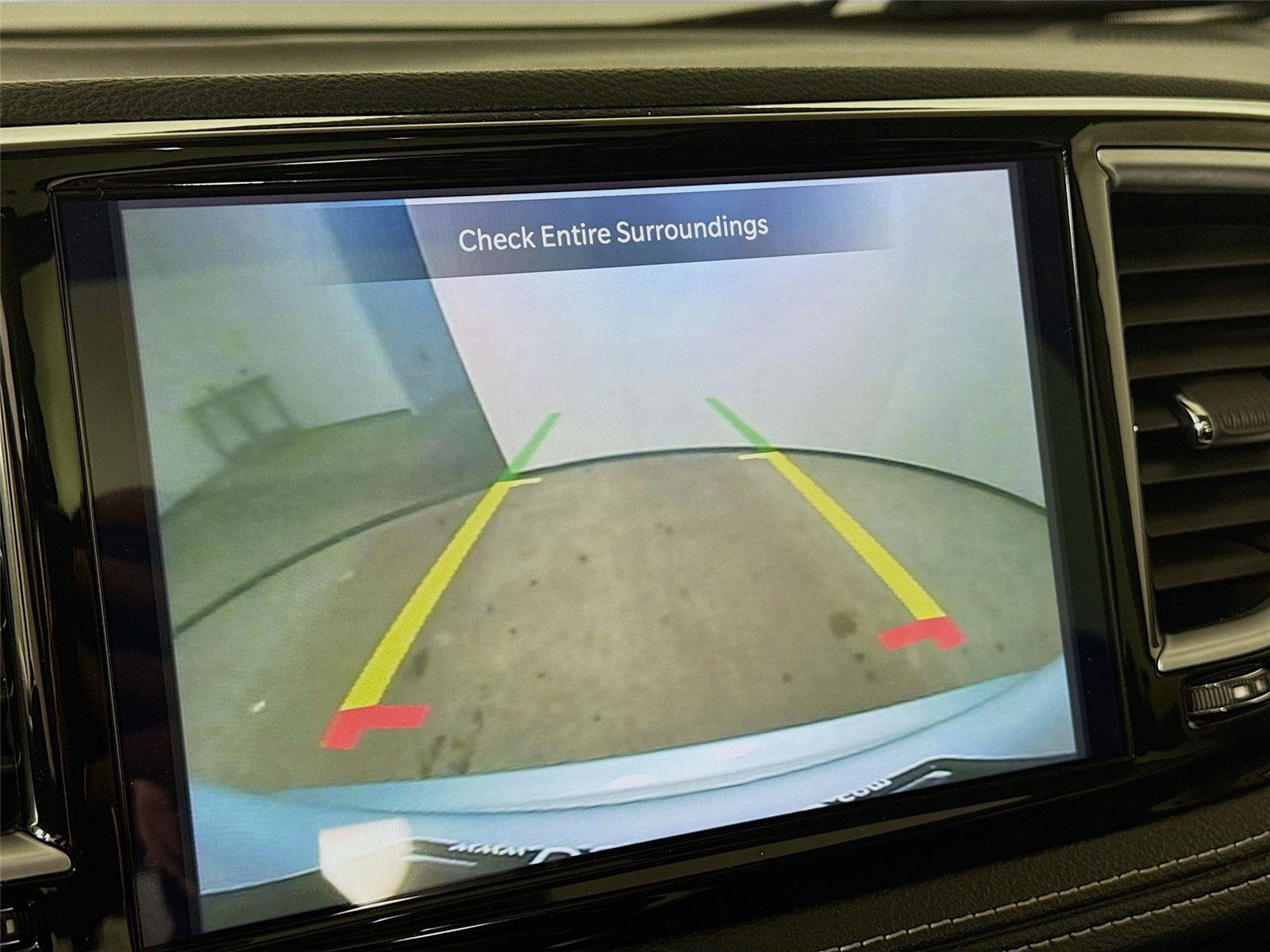 Used 2024 Chrysler Pacifica Limited image 15