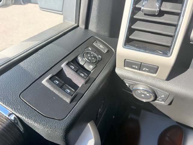 Used 2021 Ford F250 Lariat w/ Chrome Package image 23