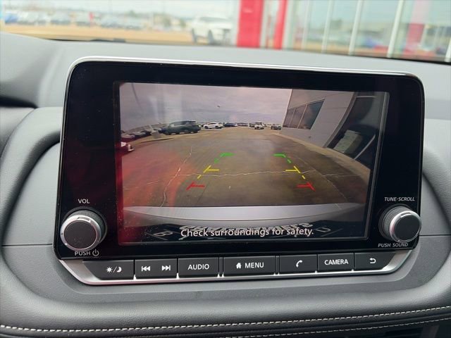 Used 2025 Nissan Rogue S image 16