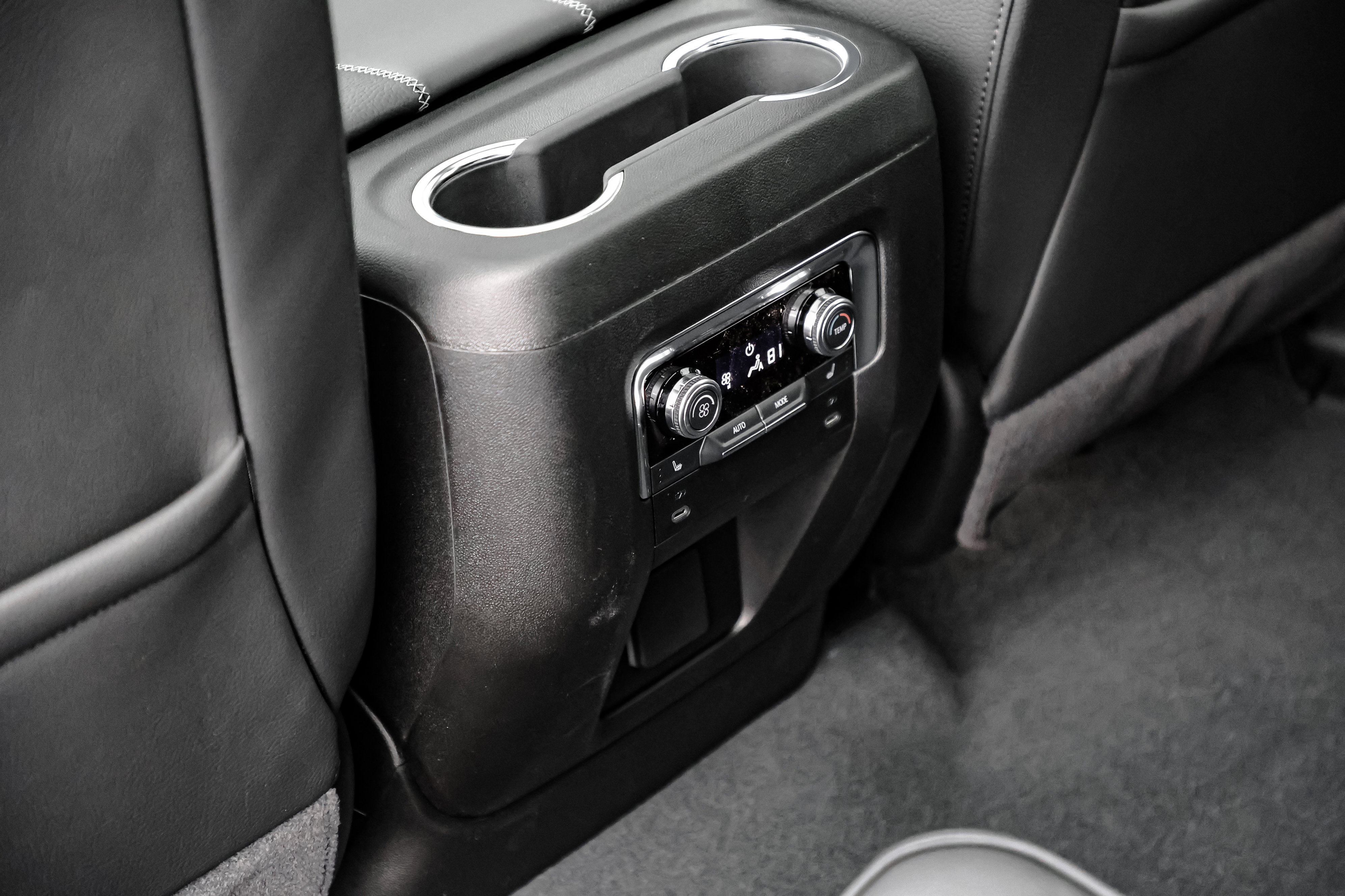 New 2026 GMC Yukon XL Denali image 24