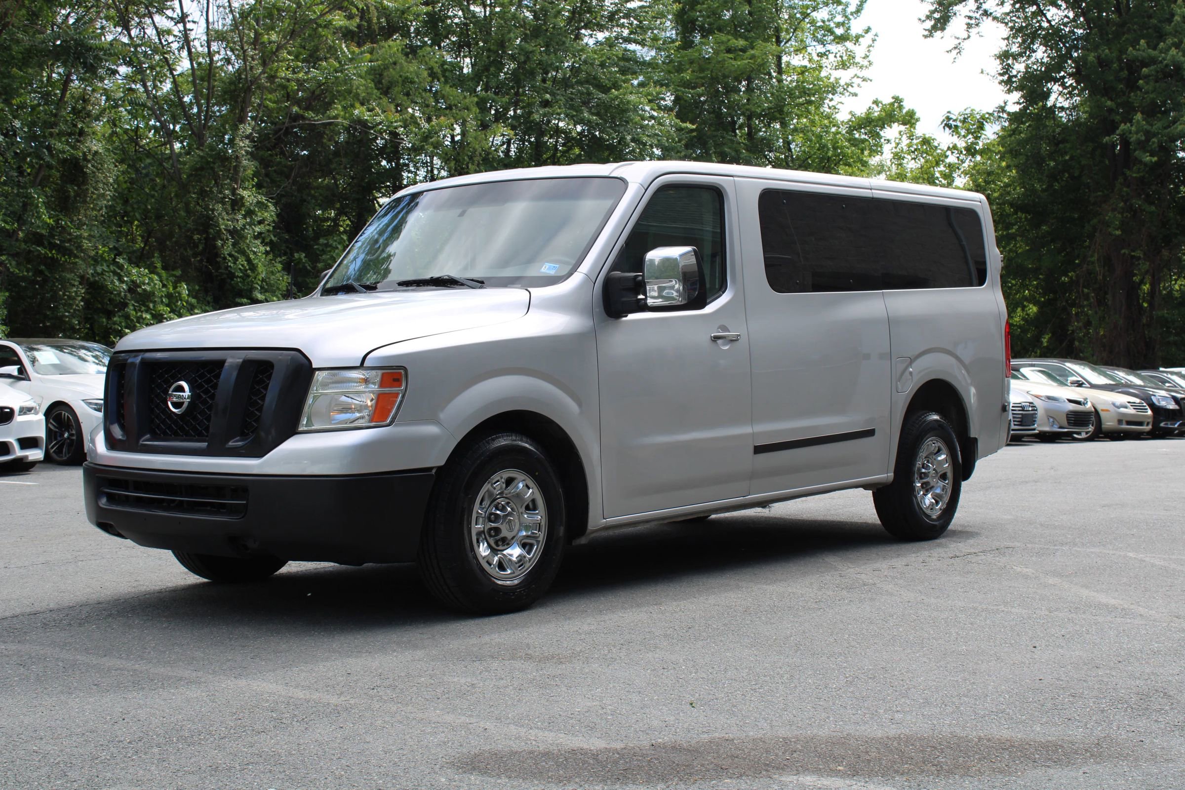 Used 2020 Nissan NV 3500 SL RWD image 3