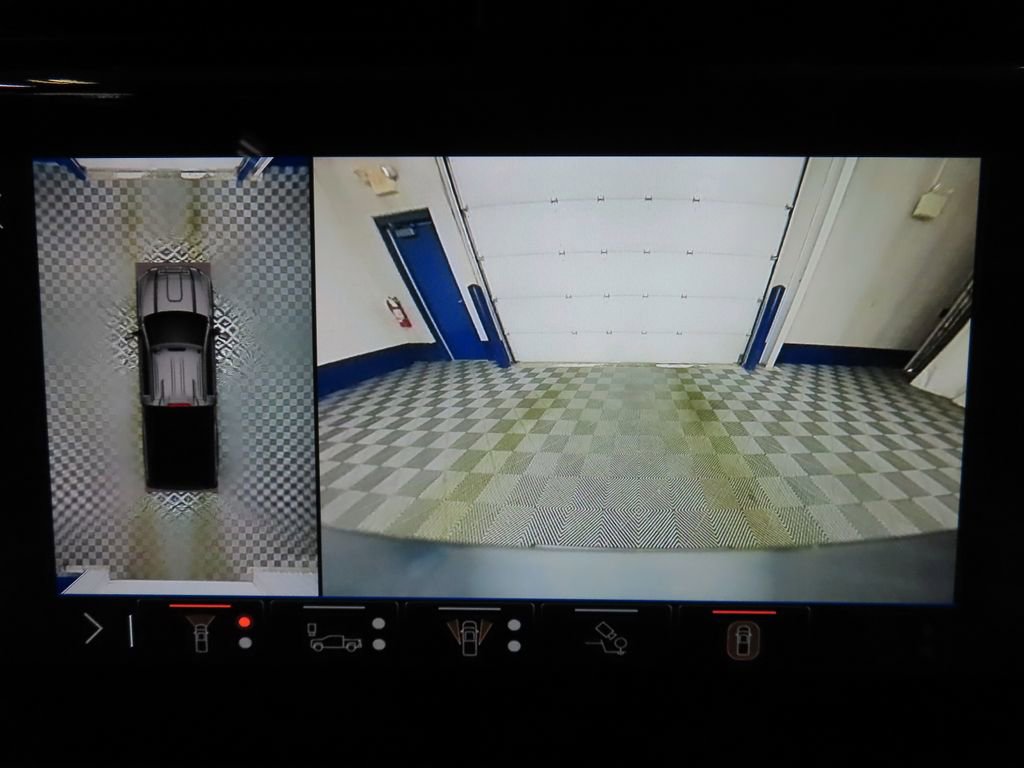 Used 2025 GMC Sierra 3500 AT4 w/ AT4 Premium Plus Package image 19