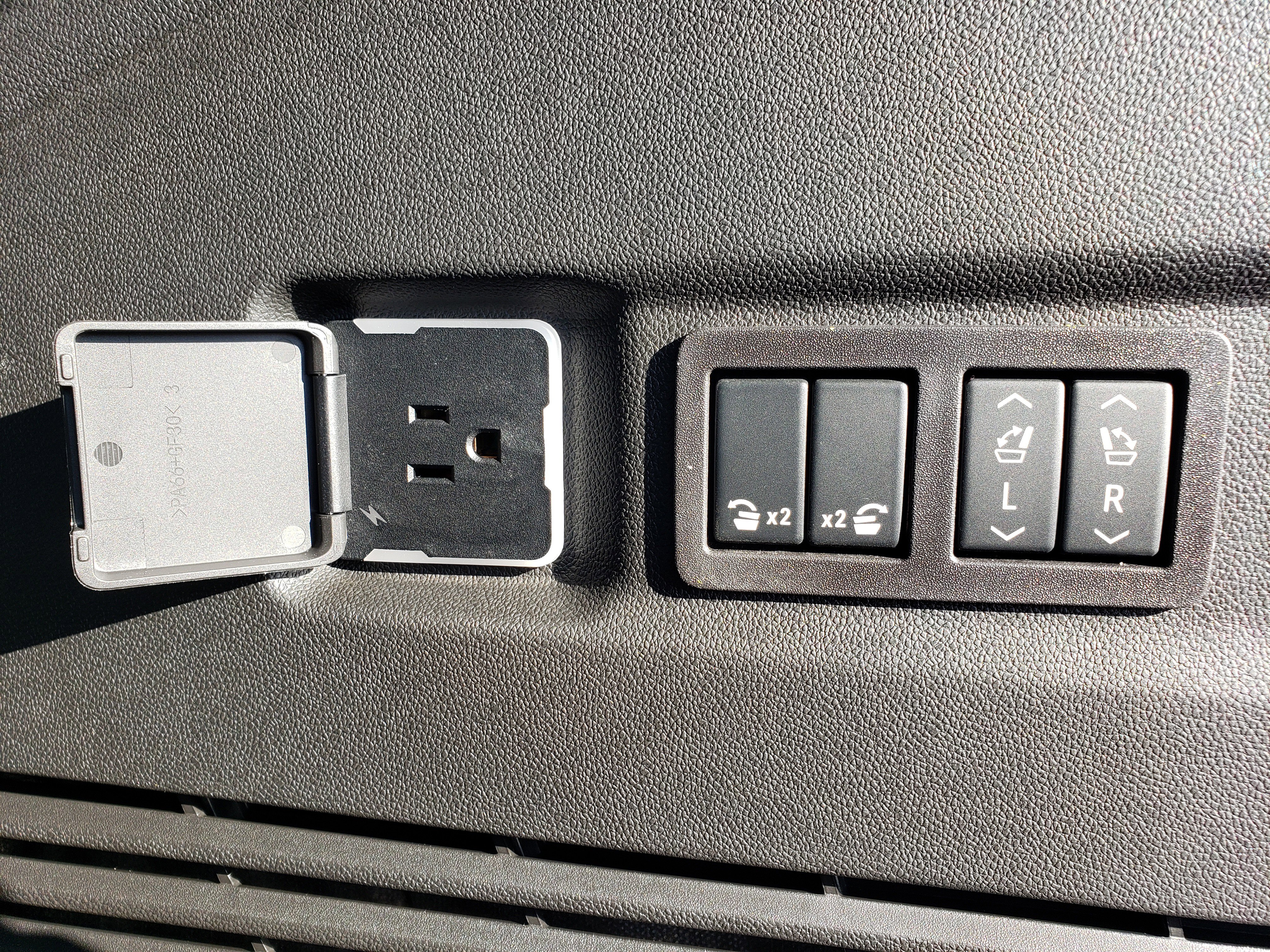 New 2026 Chevrolet Suburban LT w/ Comfort Package image 11