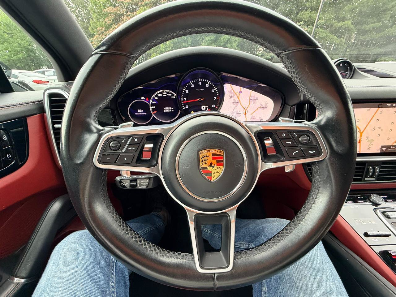 Used 2021 Porsche Cayenne AWD/4WD image 16