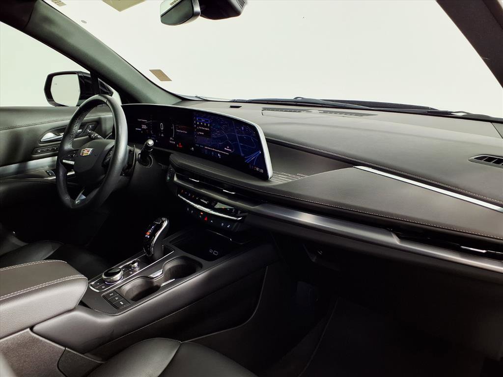 Certified 2024 Cadillac XT4 Premium Luxury image 9