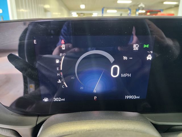 Certified 2025 Buick Envista Sport Touring FWD image 21