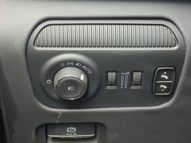 Certified 2025 Jeep Grand Wagoneer L Series III w/ Rear Seat Video Group 1 AWD/4WD image 31