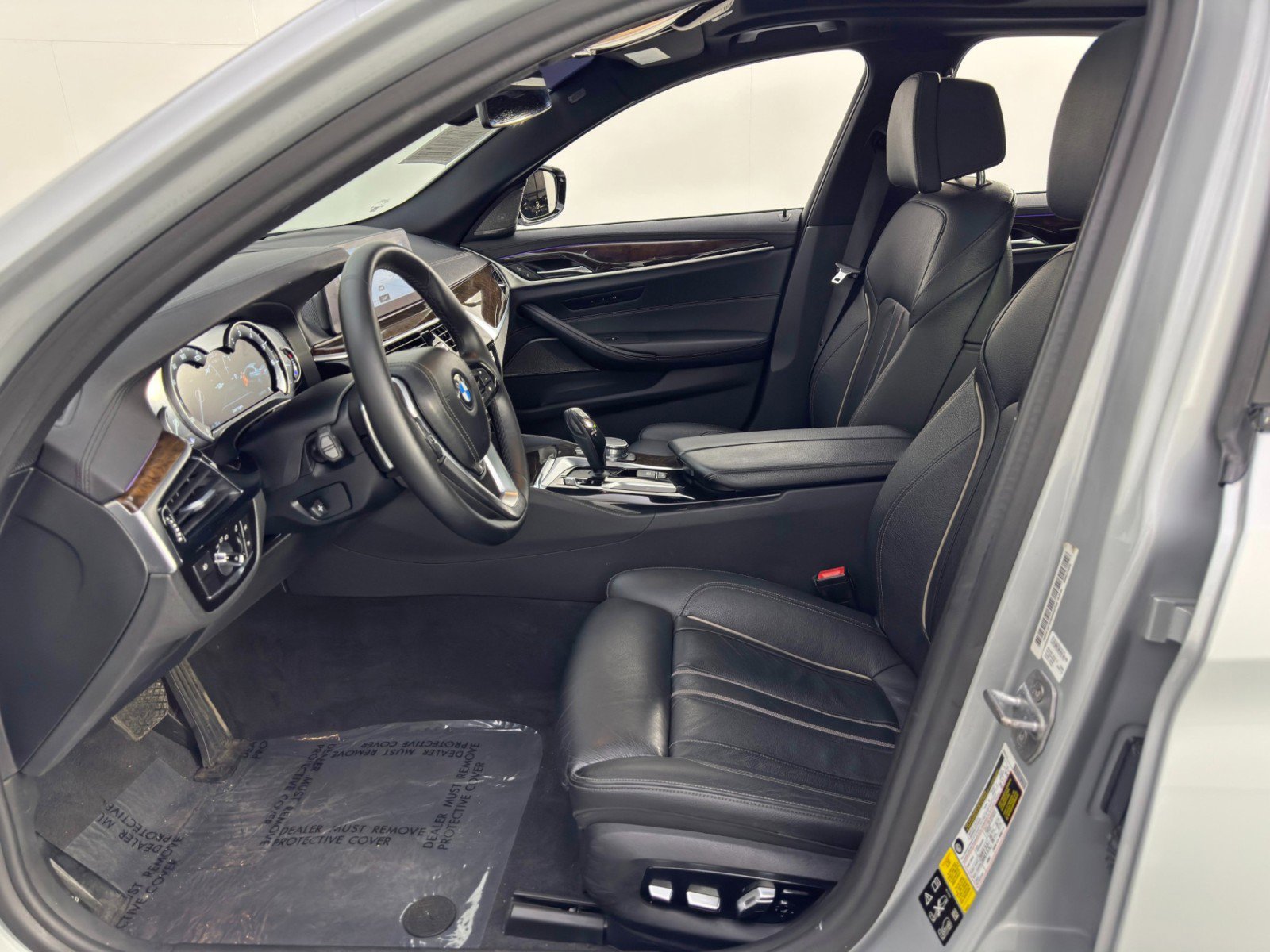 Used 2017 BMW 540i xDrive image 16
