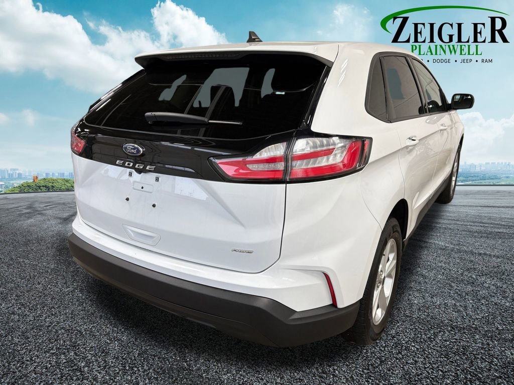 Used 2024 Ford Edge SE w/ Cargo Accessory Package image 8