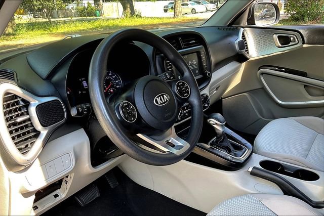 Used 2020 Kia Soul LX image 14