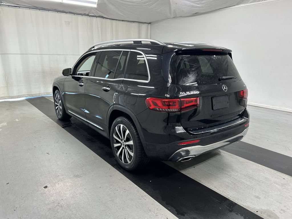 Used 2022 Mercedes-Benz GLB 250 4MATIC image 7