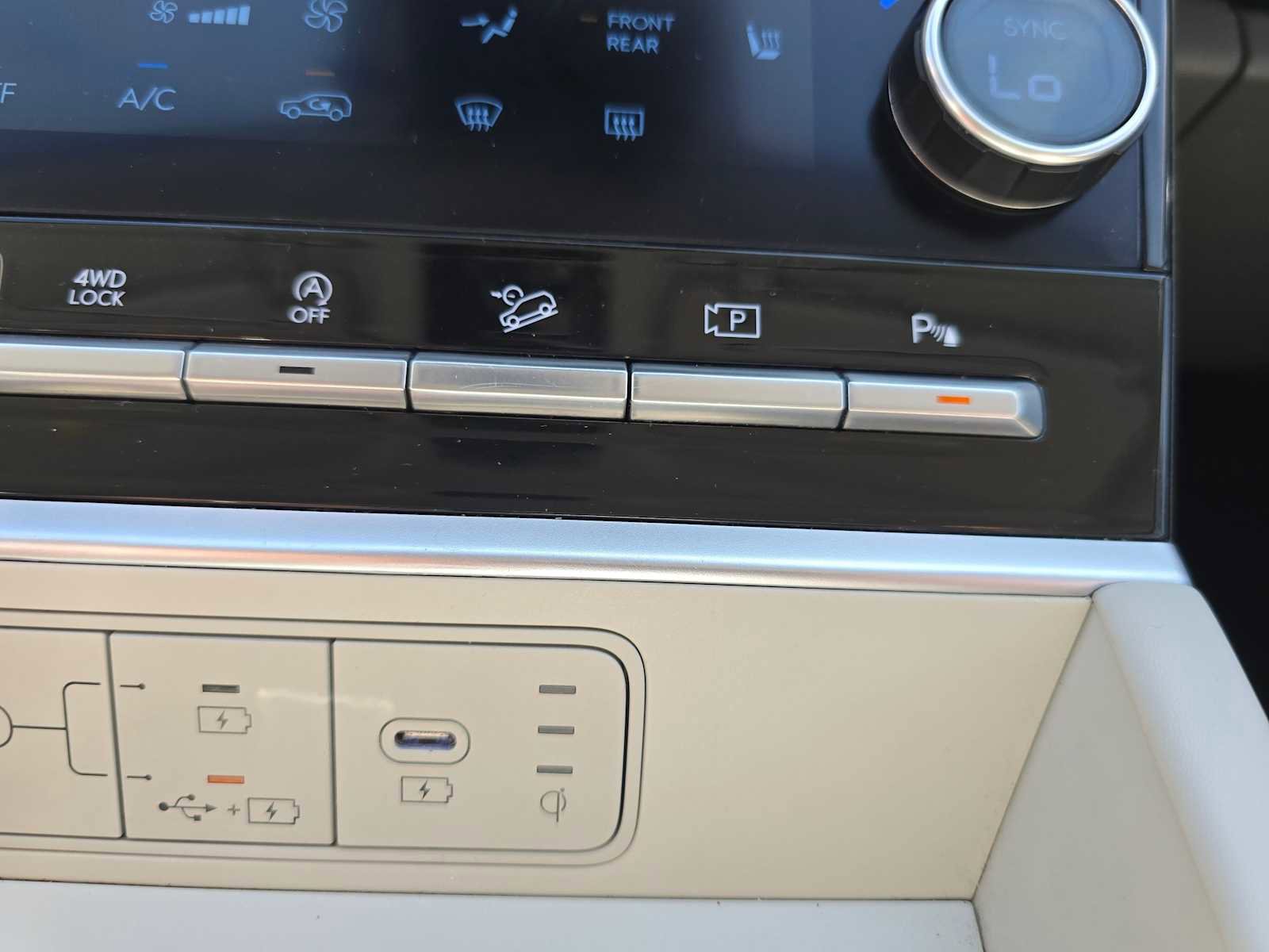 Used 2024 Hyundai Santa Fe SEL image 33