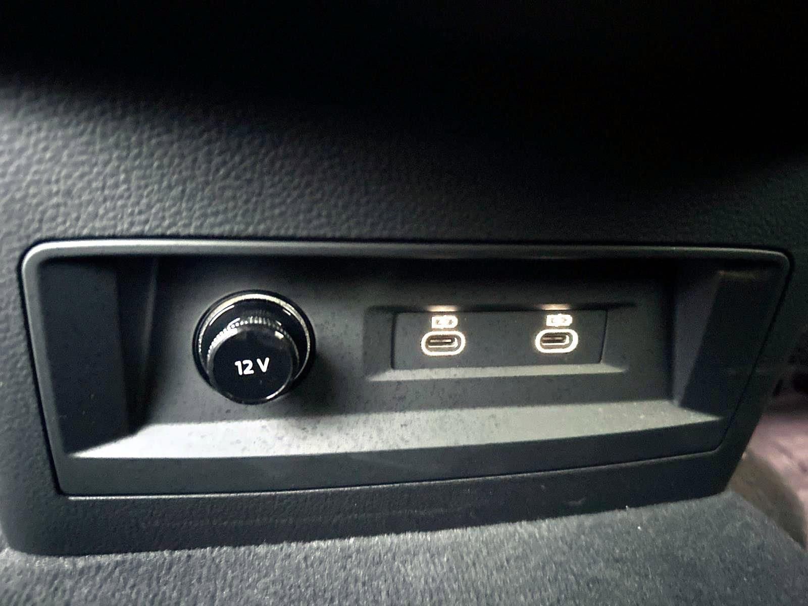 Used 2025 Audi Q8 Premium w/ Black Optic Package image 33