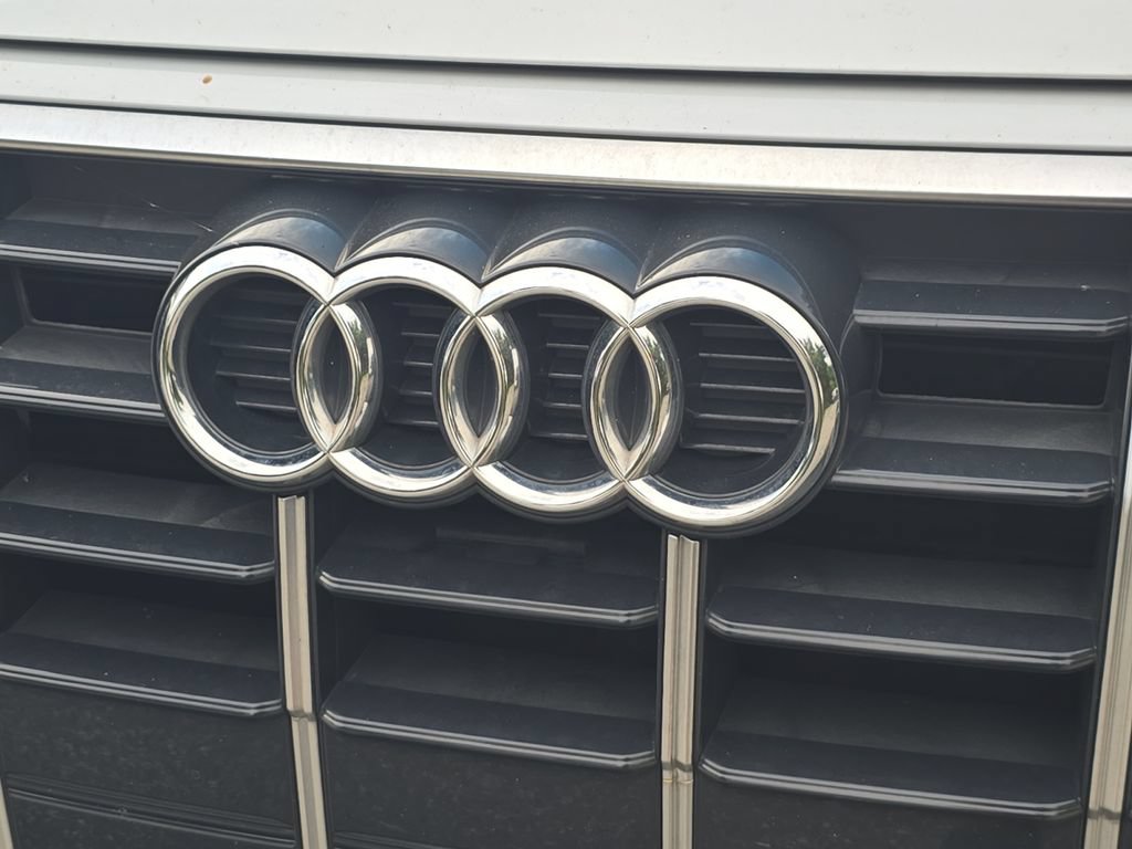 Used 2023 Audi Q5 2.0T Premium w/ Convenience Package AWD/4WD image 31