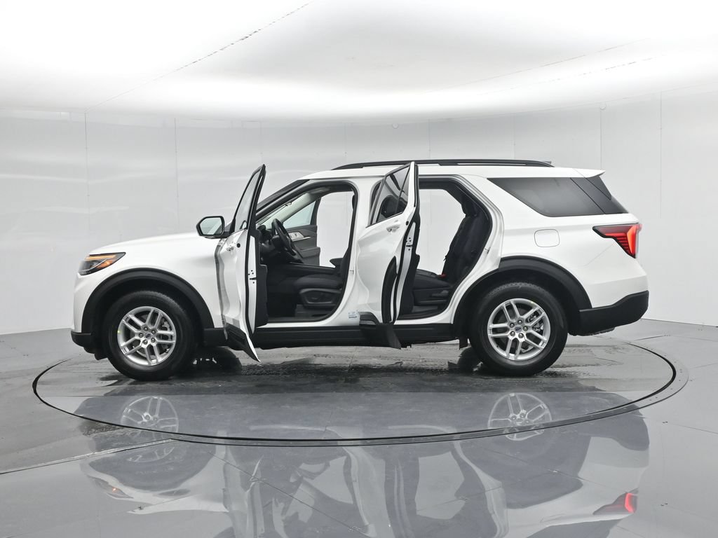 New 2026 Ford Explorer Active RWD image 4