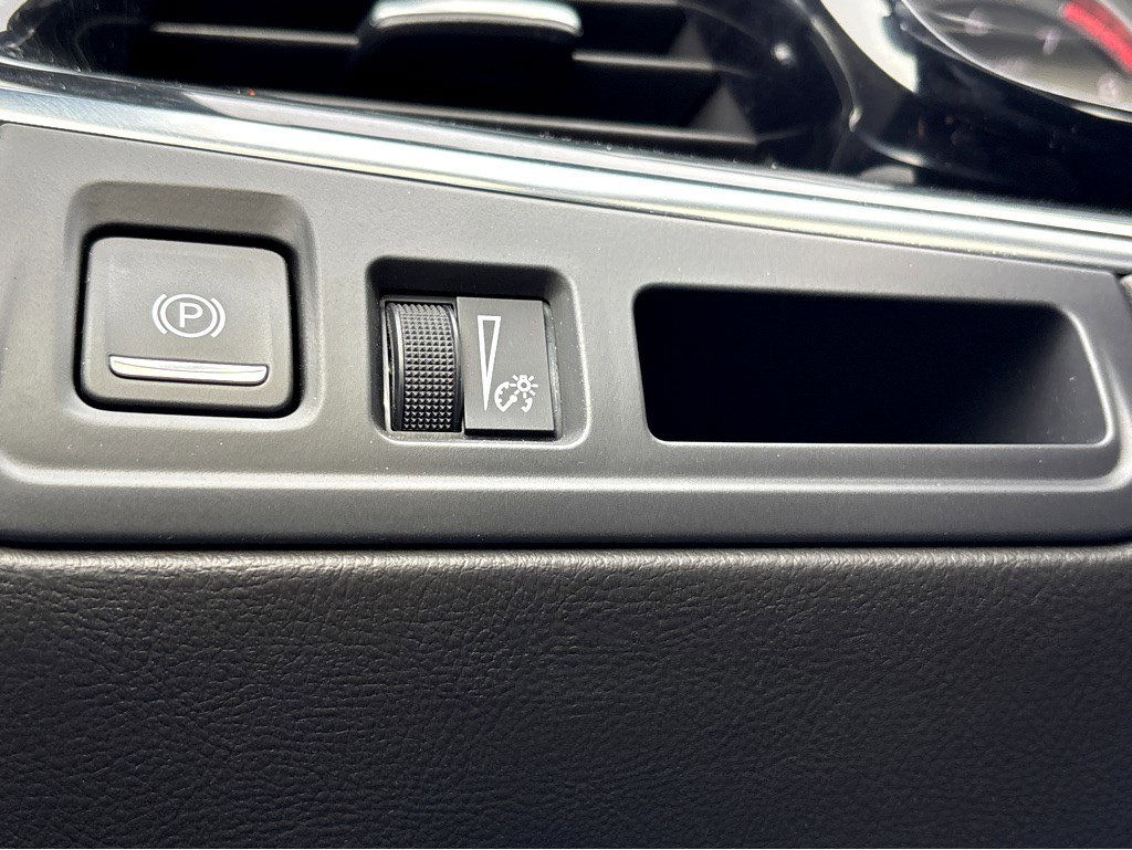 Certified 2025 Cadillac XT5 Premium Luxury image 14