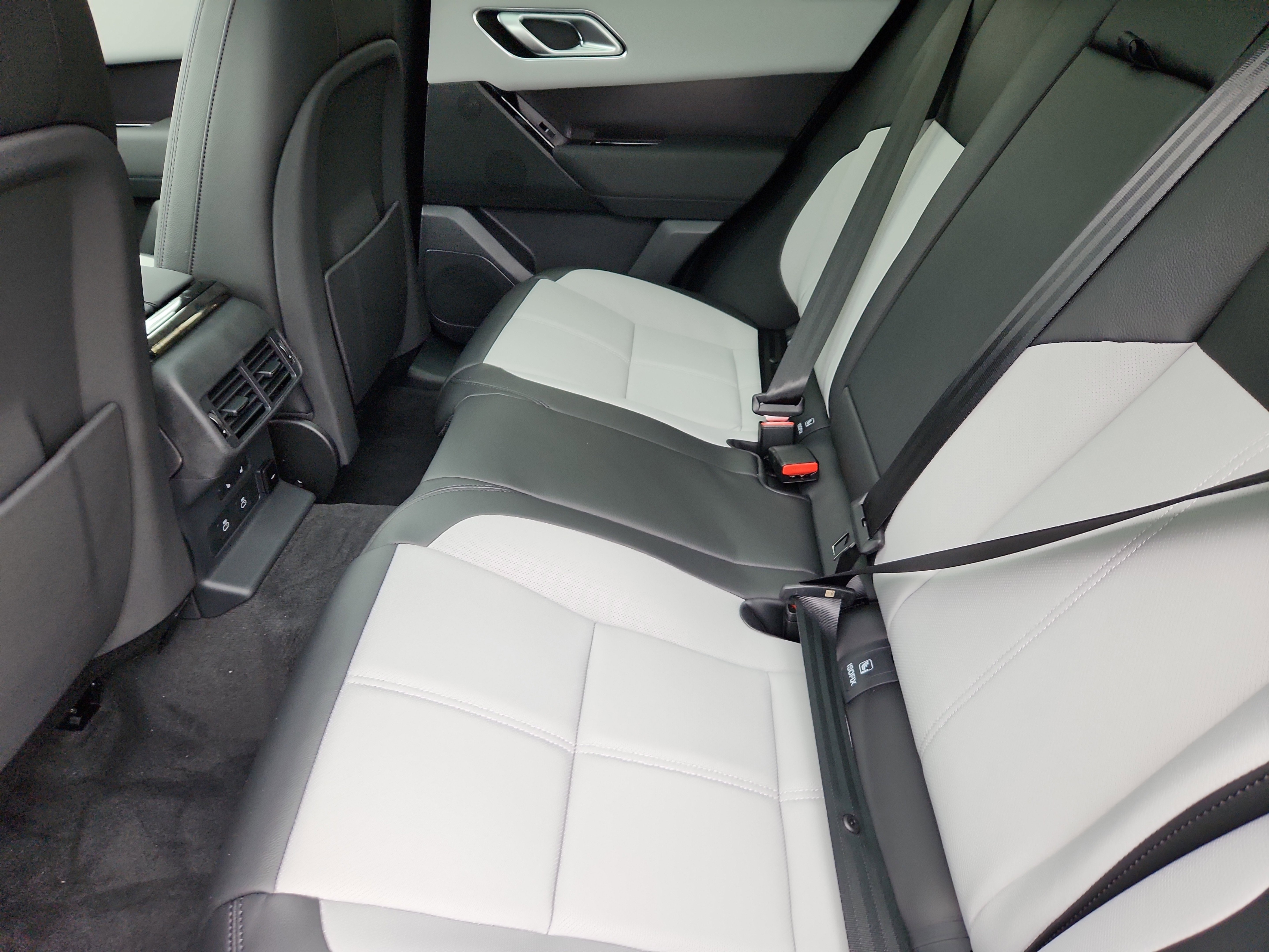 Used 2026 Land Rover Range Rover Velar Dynamic SE image 5