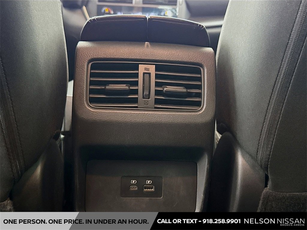 Certified 2023 Nissan Rogue SV image 23