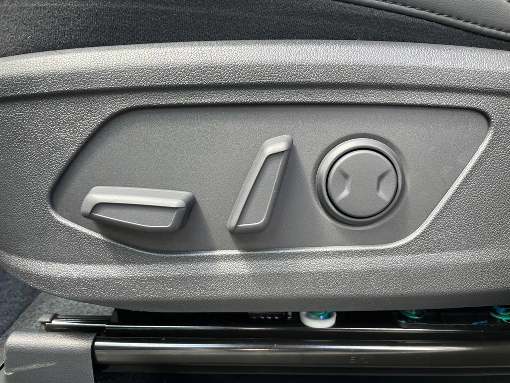 New 2026 Kia Sorento S FWD image 11