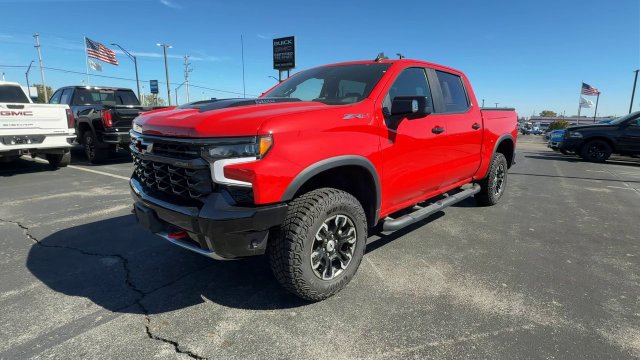 Used 2024 Chevrolet Silverado 1500 ZR2 w/ Technology Package AWD/4WD image 4