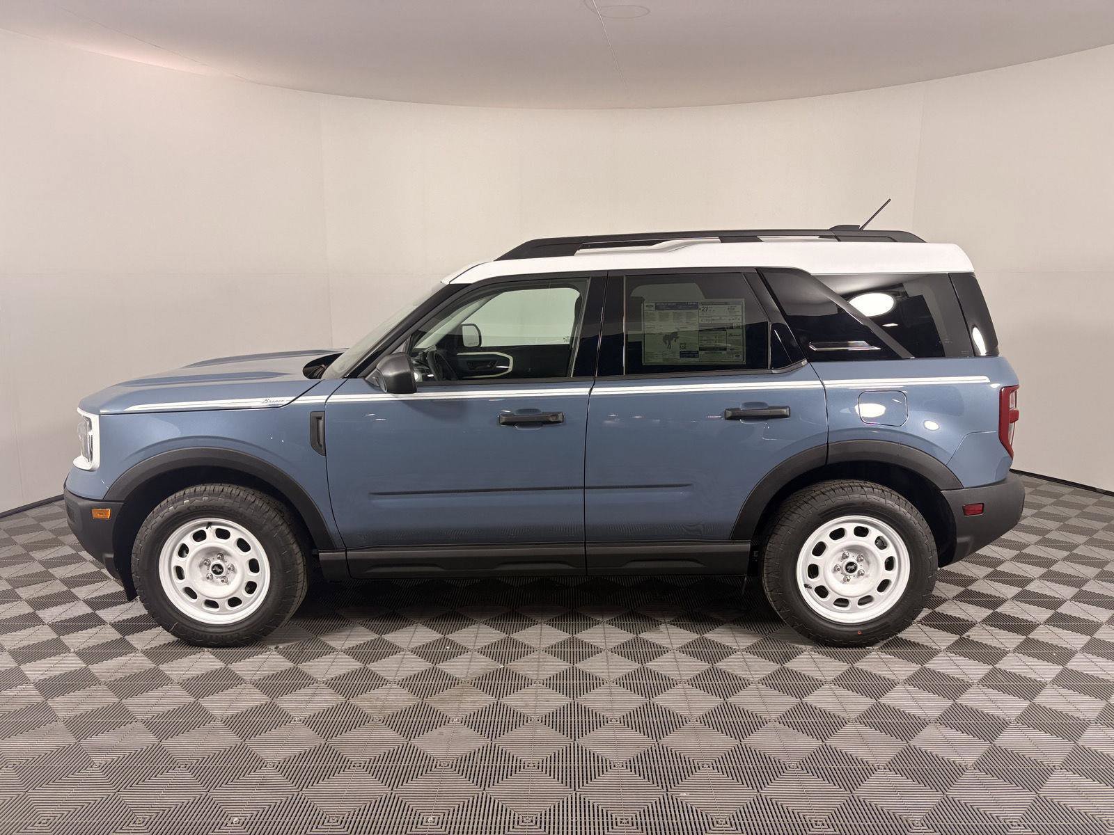 New 2025 Ford Bronco Sport Heritage w/ Convenience Package AWD/4WD image 2