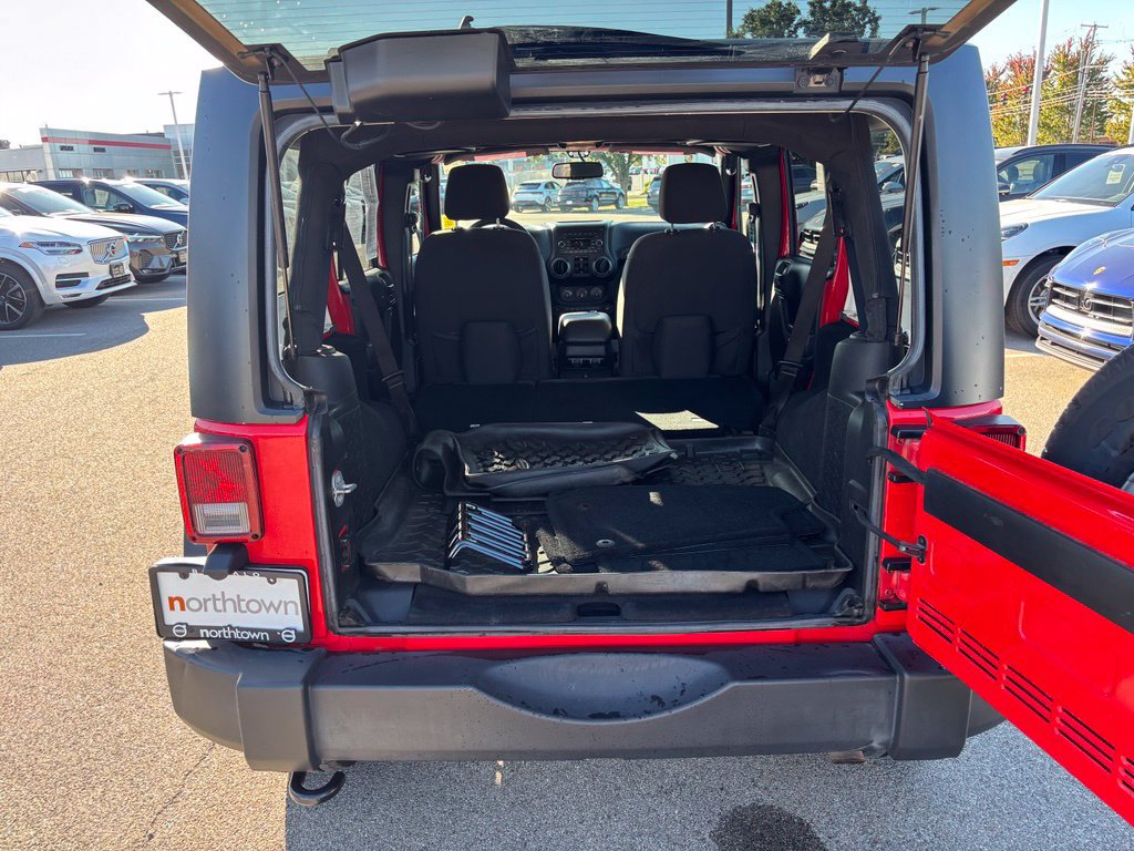 Used 2015 Jeep Wrangler Unlimited Sport w/ Quick Order Package 24S AWD/4WD image 19
