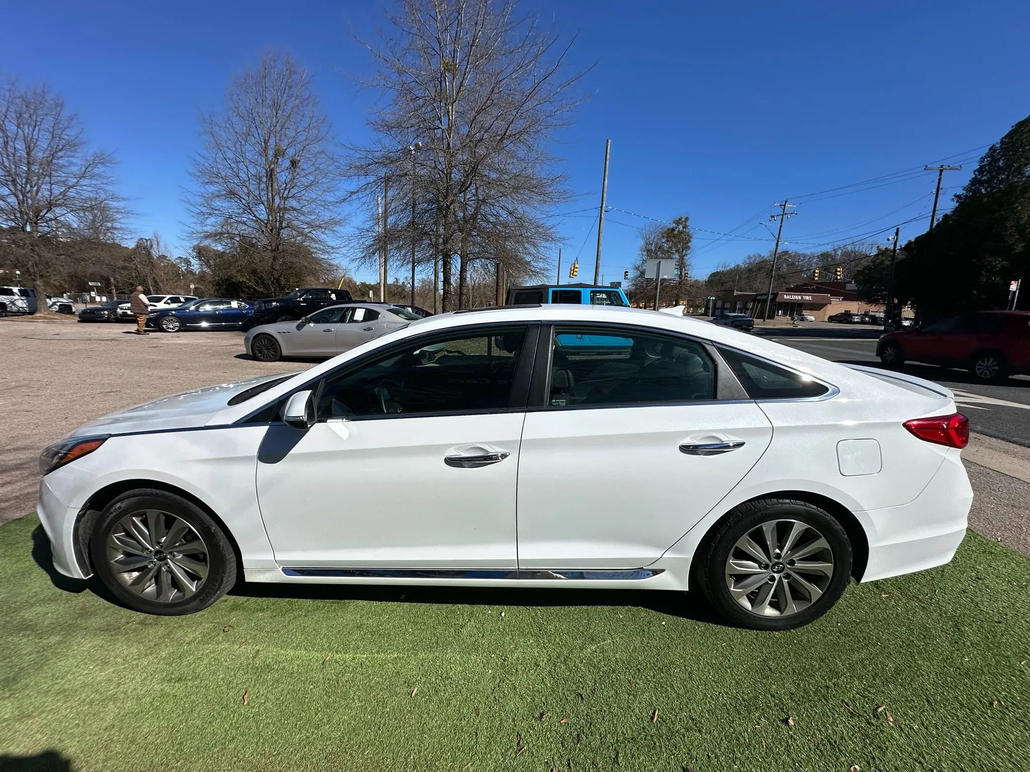 Used 2017 Hyundai Sonata Sport w/ Value Edition Package 02 image 4