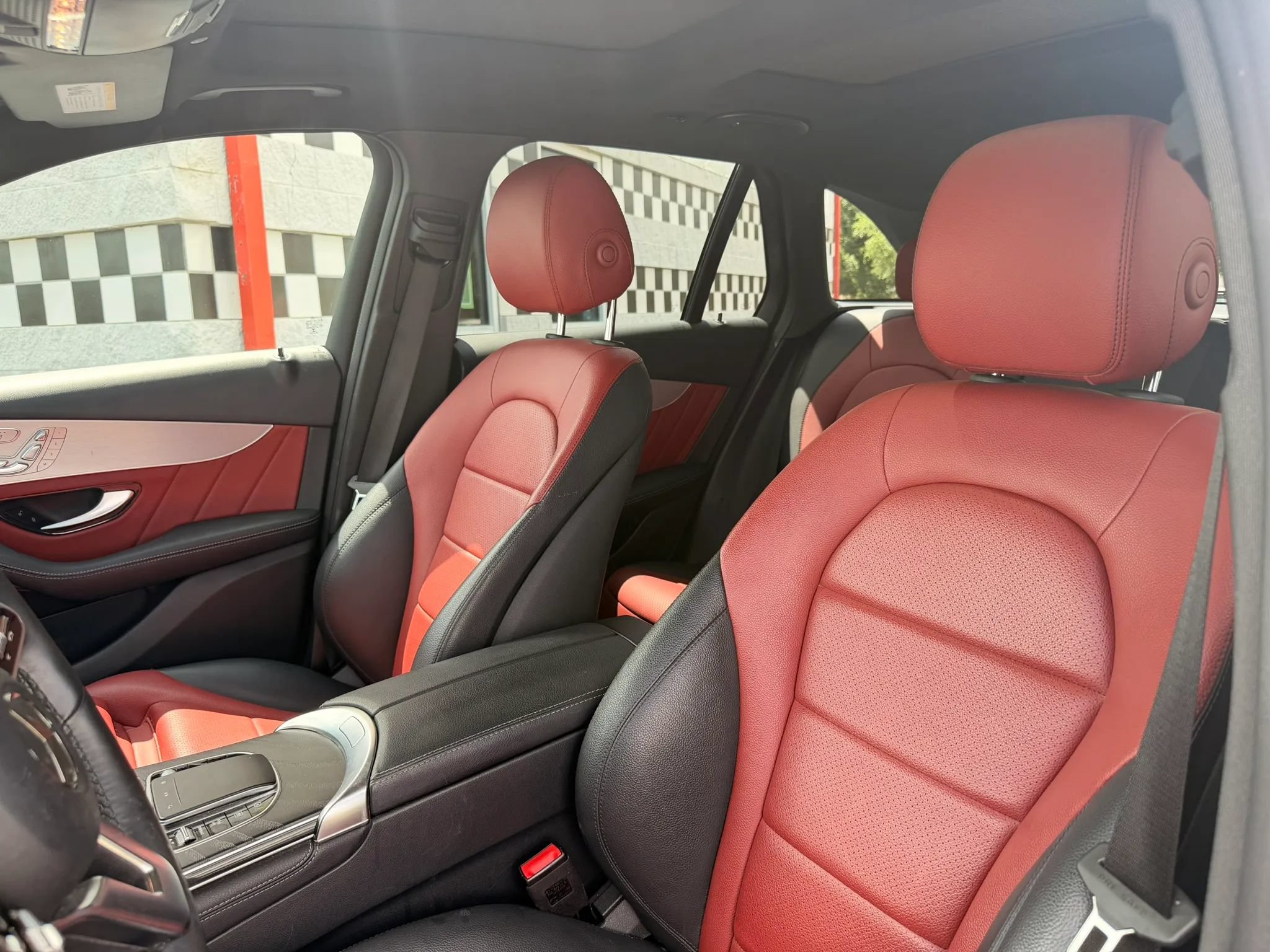 Used 2020 Mercedes-Benz GLC 300 4MATIC image 13