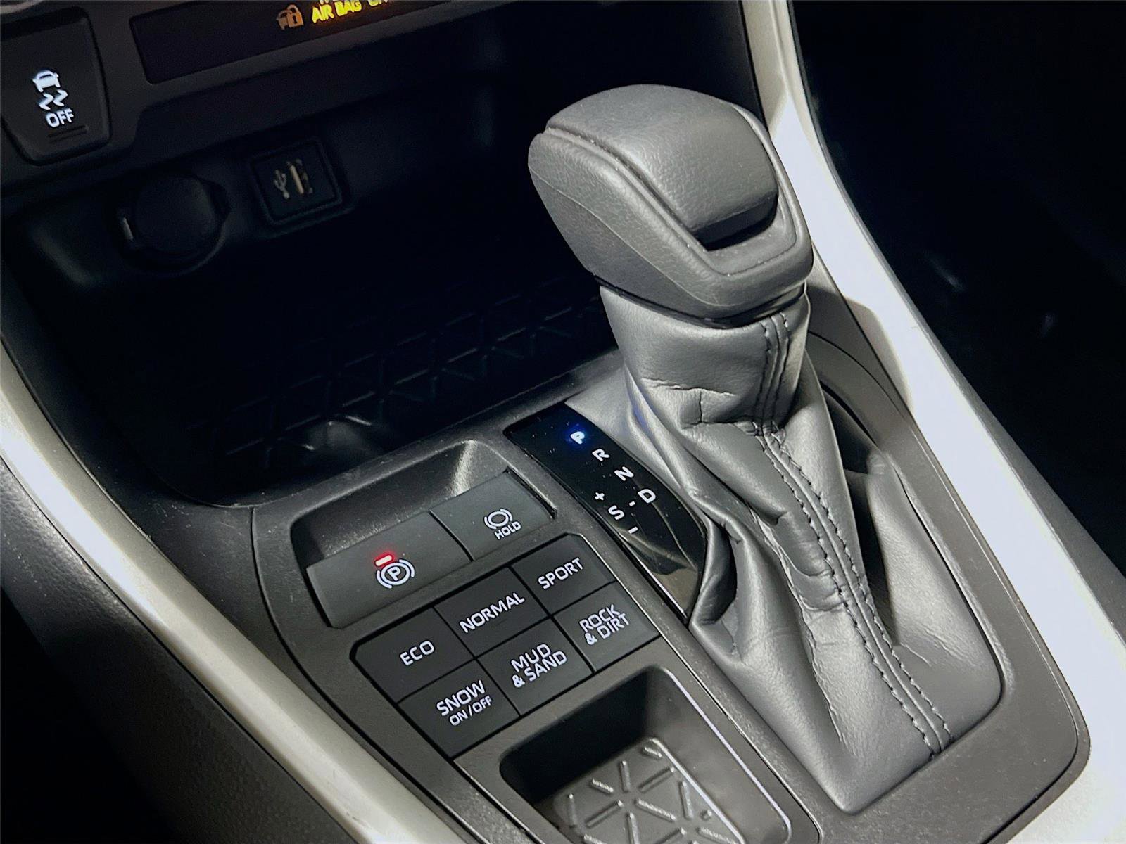 Used 2025 Toyota RAV4 XLE image 12