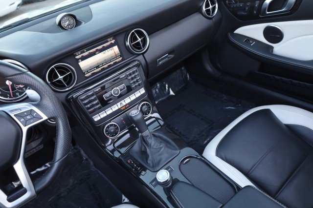 Used 2014 Mercedes-Benz SLK 55 AMG image 31
