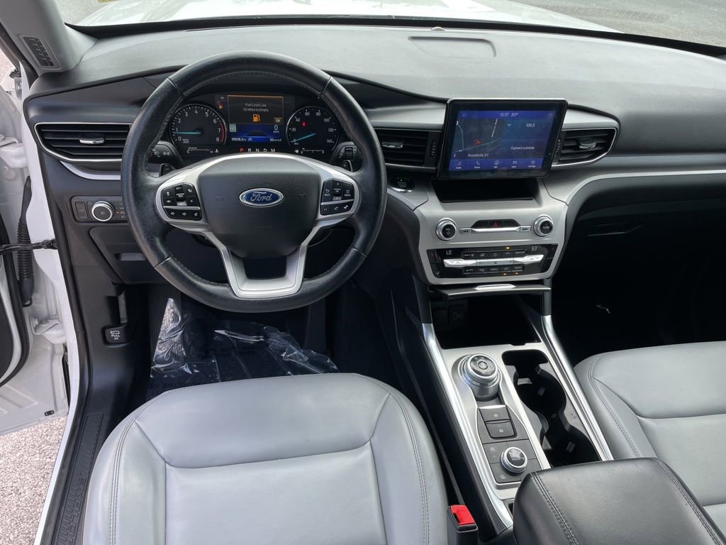 Used 2021 Ford Explorer XLT w/ Equipment Group 202A AWD/4WD image 25