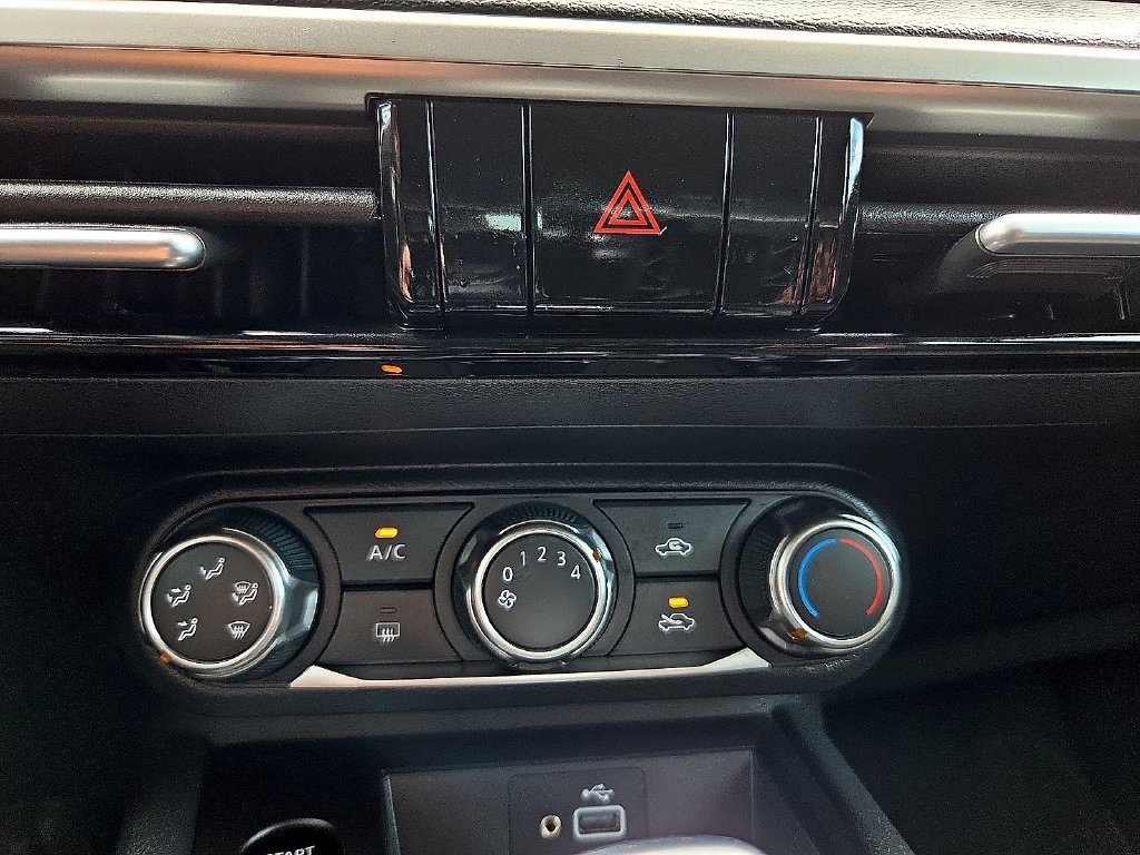 Used 2025 Nissan Kicks S FWD image 17