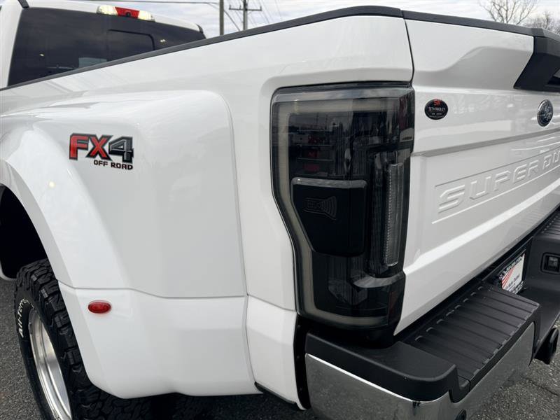 Used 2017 Ford F350 Lariat w/ Lariat Ultimate Package image 10