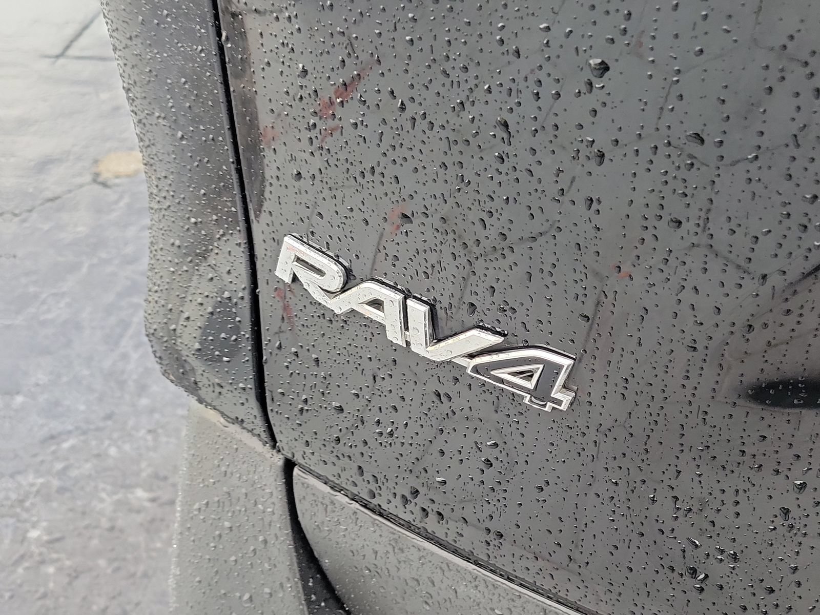 Used 2019 Toyota RAV4 XLE w/ Convenience Package FWD image 8