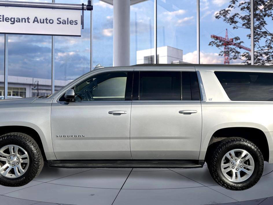 Used 2020 Chevrolet Suburban LT image 8