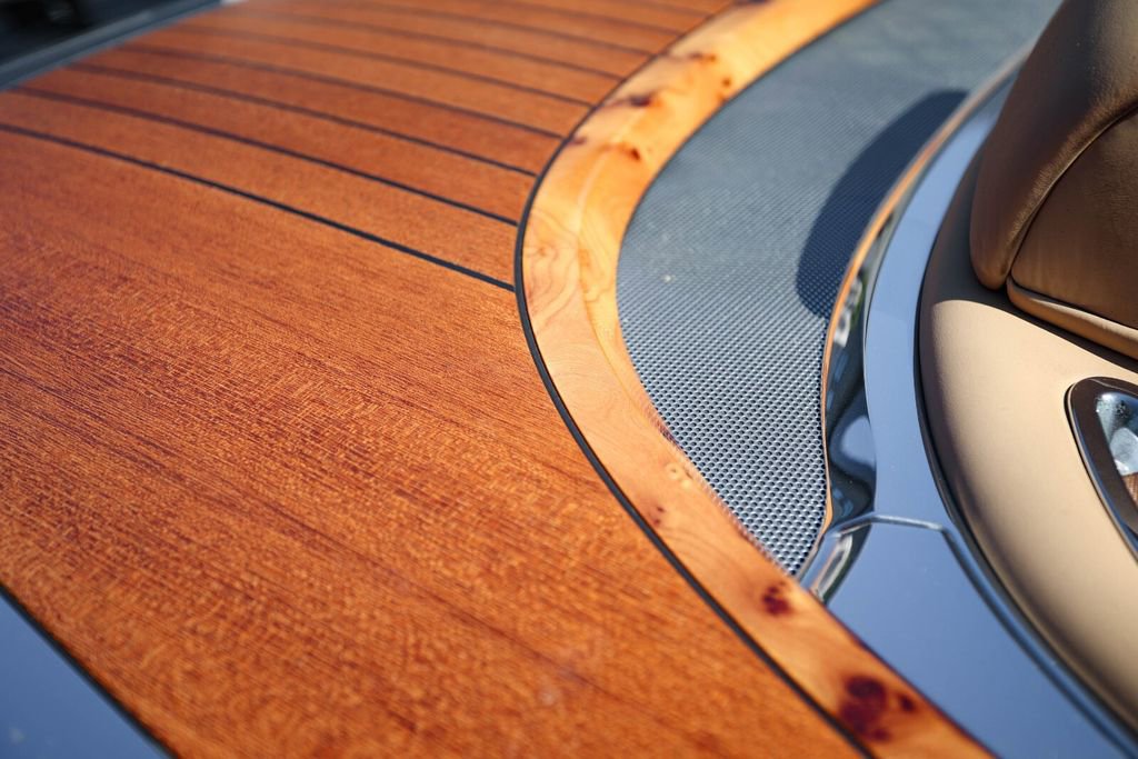 Used 2010 Rolls-Royce Phantom Drophead Coupe image 19