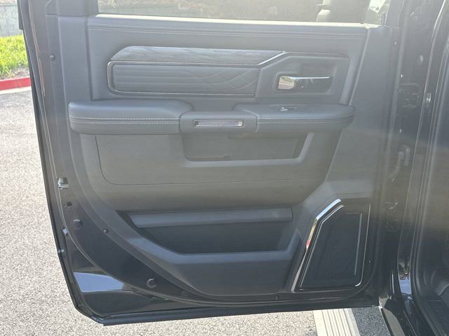 New 2025 RAM 2500 Limited image 20