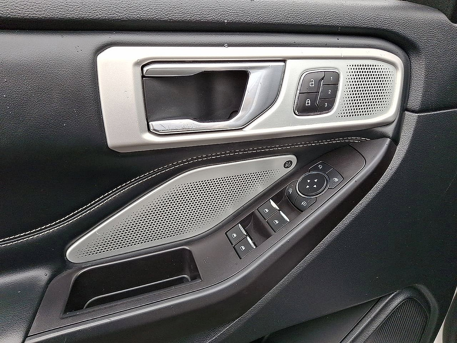 Certified 2020 Ford Explorer ST w/ Premium Technology Package image 2