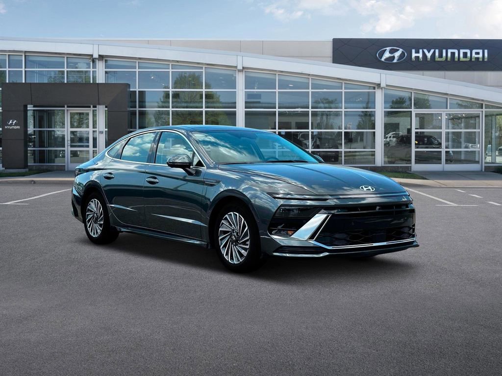New 2025 Hyundai Sonata Limited image 11