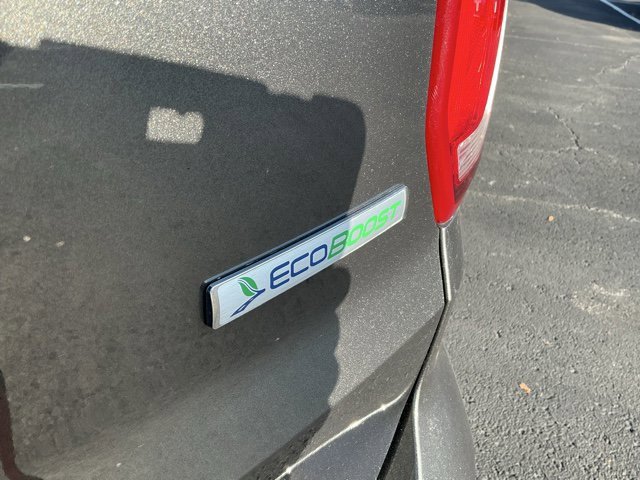 Used 2017 Ford Explorer XLT w/ Equipment Group 202A image 6