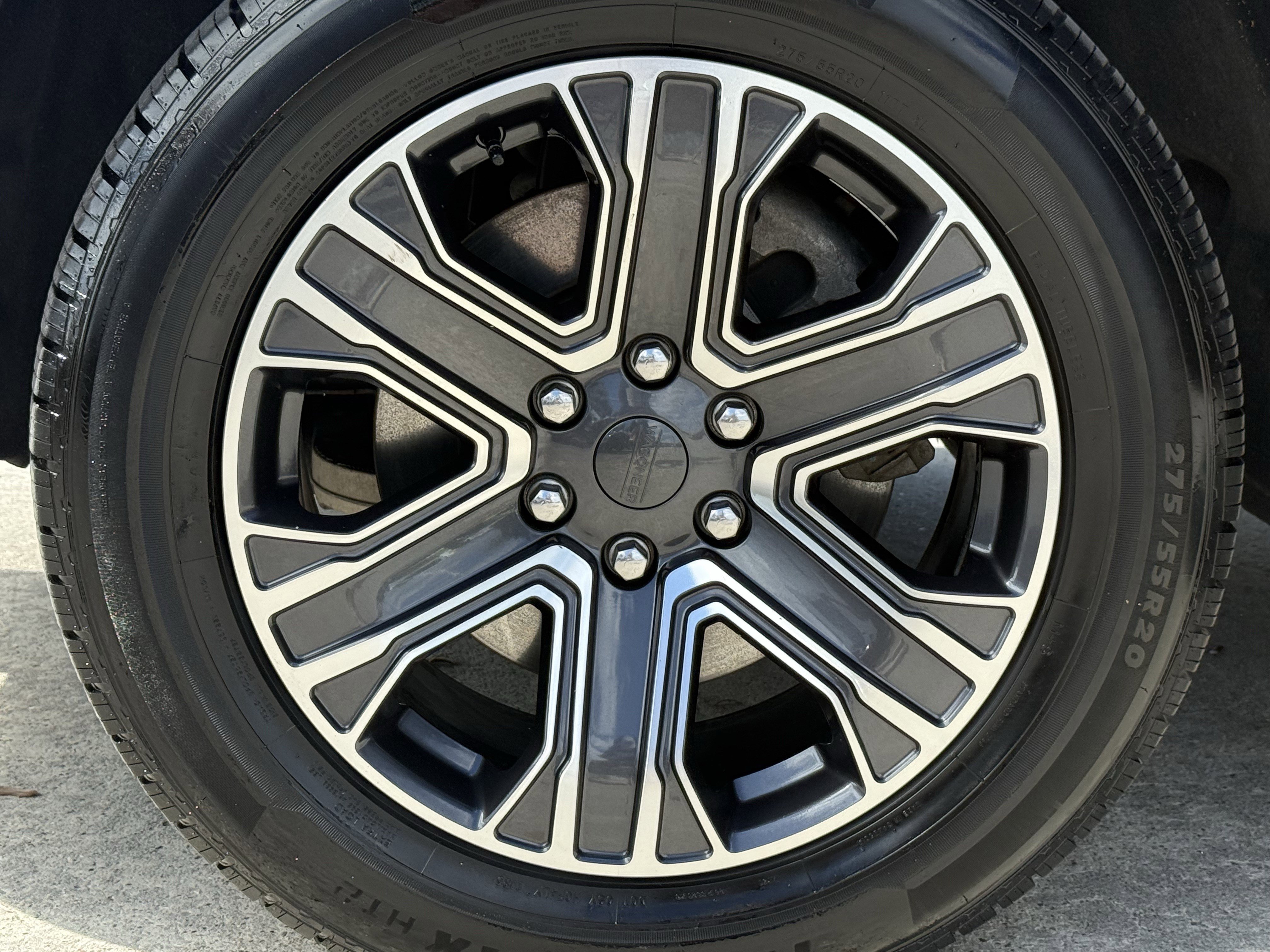 Used 2024 Jeep Wagoneer Series II RWD image 12