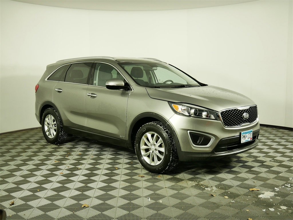 Certified 2017 Kia Sorento LX w/ LX Convenience Package